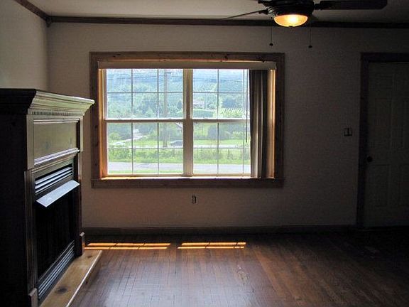4th image of 312 Wickzola Ln
