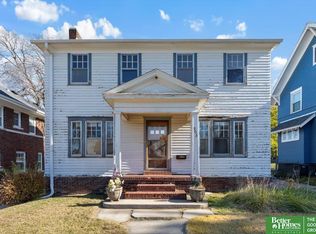 905 S 37th St, Omaha, NE 68105