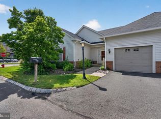 2 Hedge Row Rd, Princeton, NJ 08540