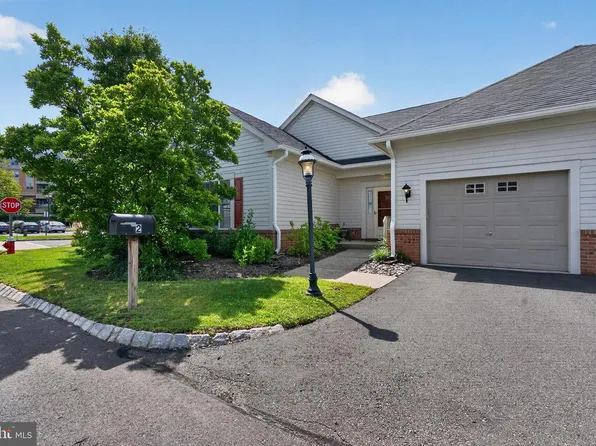 2 Hedge Row Rd, Princeton, NJ 08540