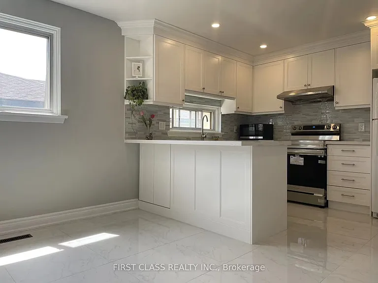 280 McNicoll Ave #UPPER — Photo 5