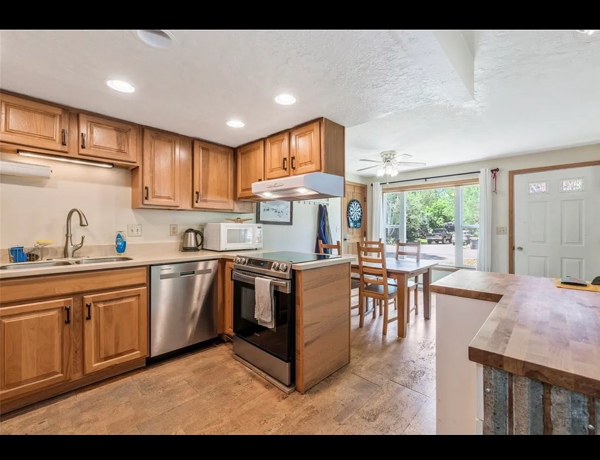 3 bed, 1150 sqft, $4,000 — Photo 3