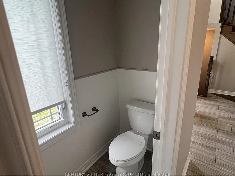 860 Elvidge Trl — Photo 7