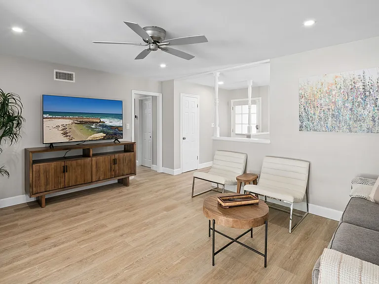 1648 El Prado Ave — Photo 28