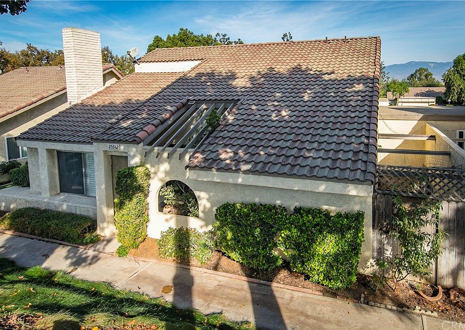 1st image of 25342 Lawton Ave