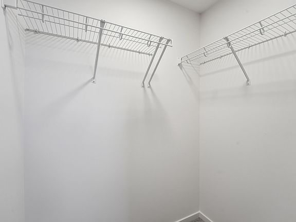 4th image of 507 Black Stone Blvd #B