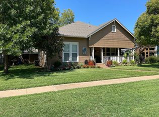 105 S 3rd St, Midlothian, TX 76065