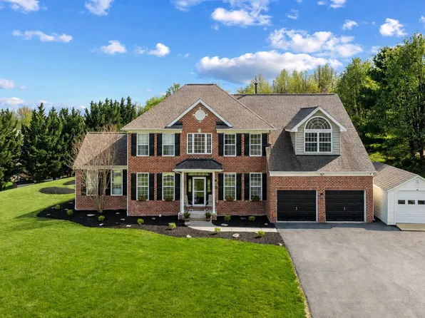 2231 W Greenleaf Dr, Frederick, MD 21702
