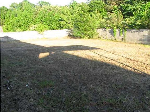 5th image of 629 Southern Oaks Dr