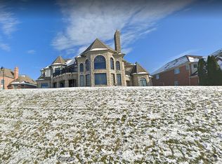 3833 Indian Trl, Orchard Lake, MI 48324