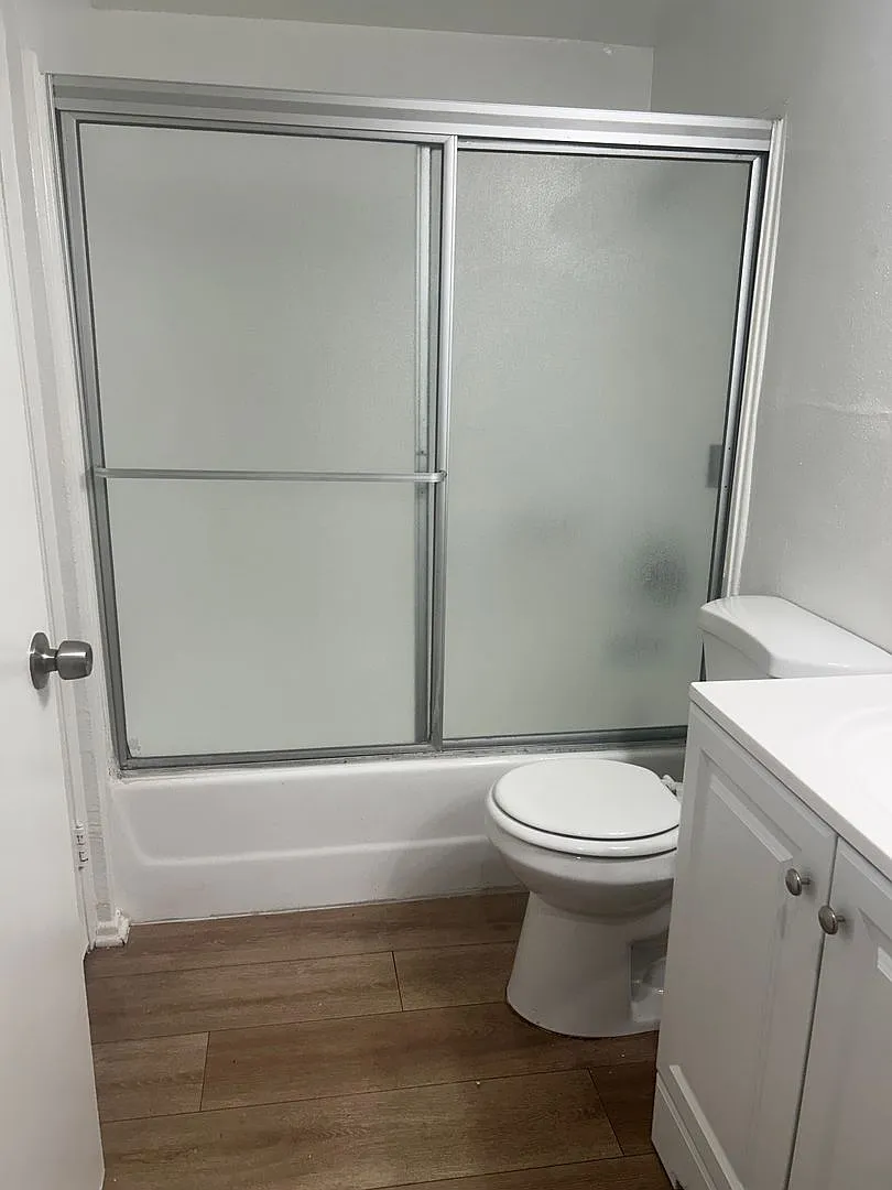 1045 S. Ardmore Avenue — Photo 3