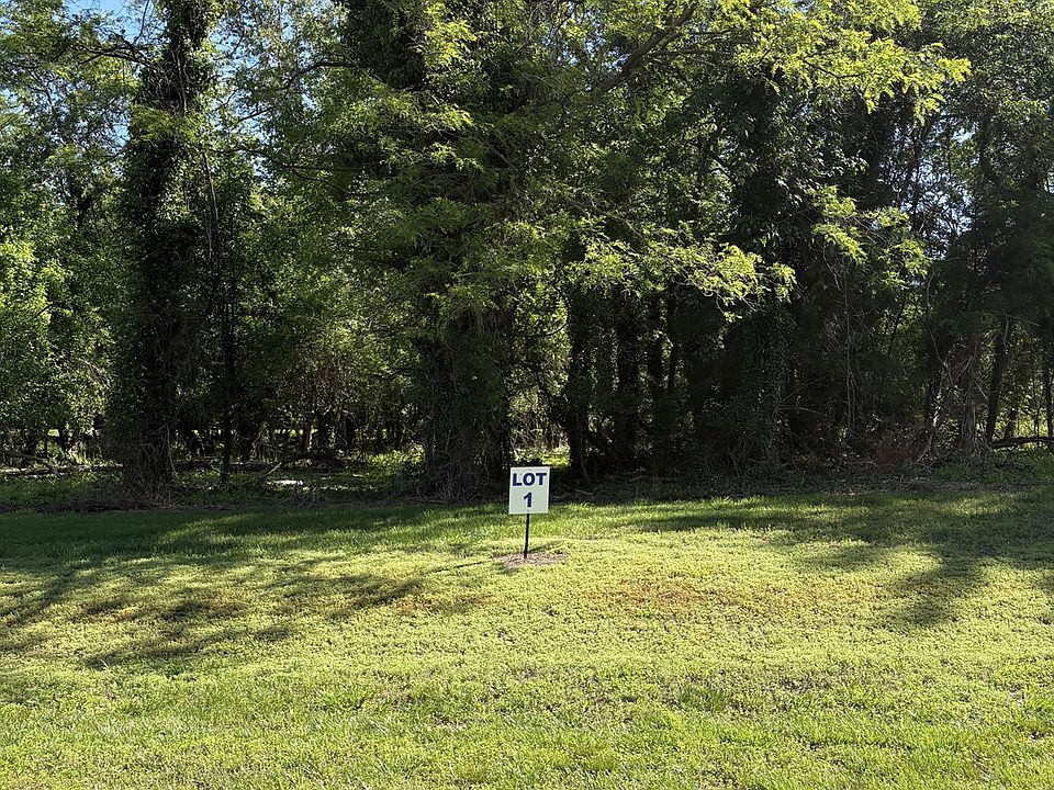 2nd image of 1 Wilson Point Rd