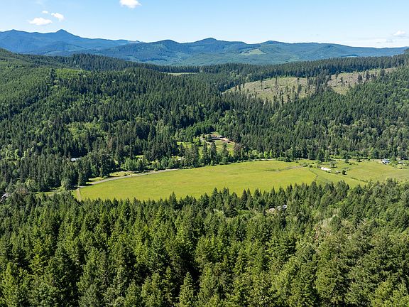 3rd image of 42647 Winberry Creek Rd
