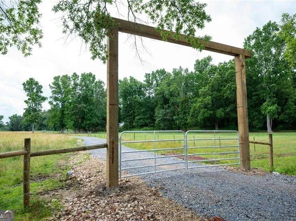 843 Erwin Hill Church Rd SE, Adairsville, GA 30103