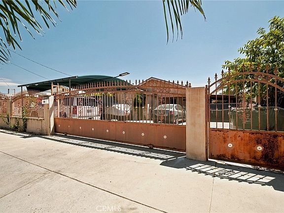 3rd image of 12936 Kagel Canyon St