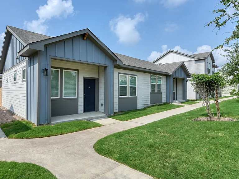 Ascend on Potranco apartments community photo