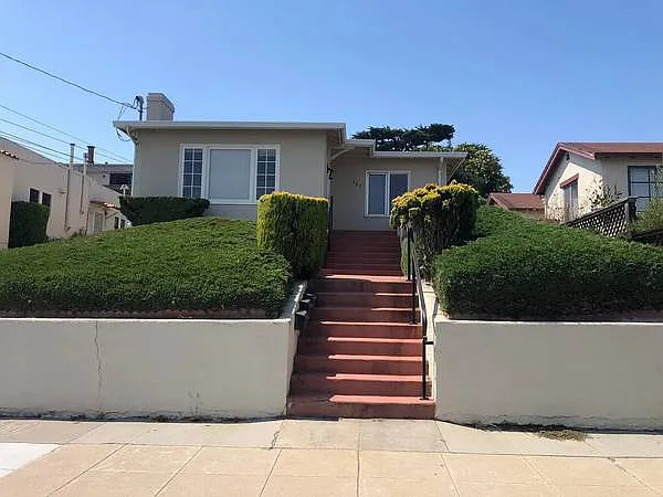 320 Watson St — Photo 1