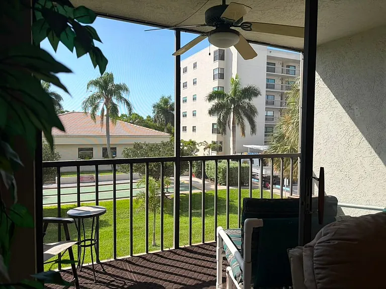 1324 Pasadena Ave S #206 — Photo 13