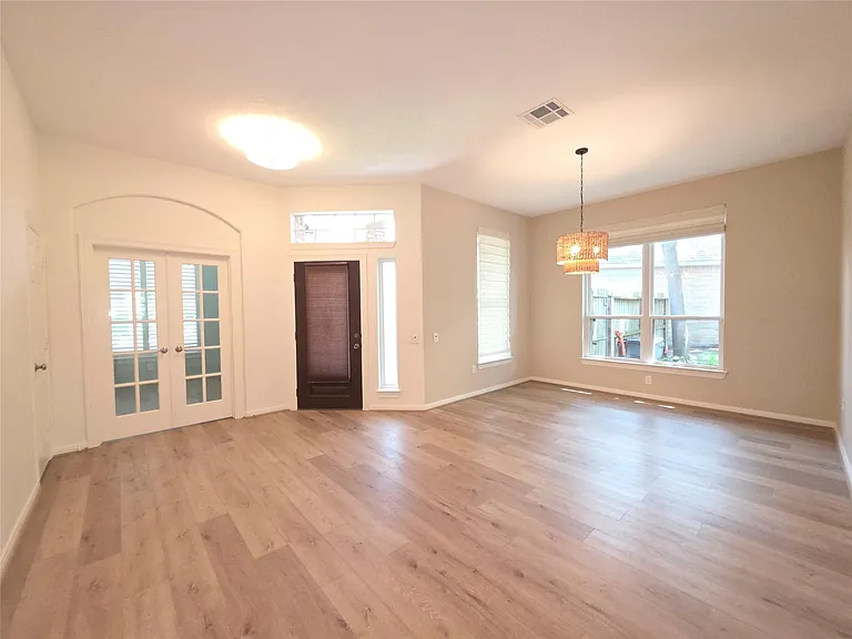 6 Cheshire Glen Ct — Photo 11