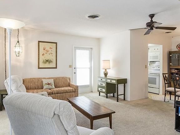 3rd image of 1205 Tarpon Center Dr APT D2