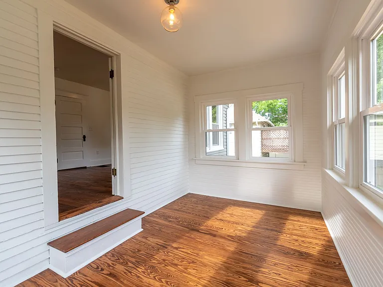 528 E Normal St — Photo 32
