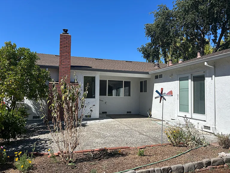 4220 Brookshire Cir — Photo 34