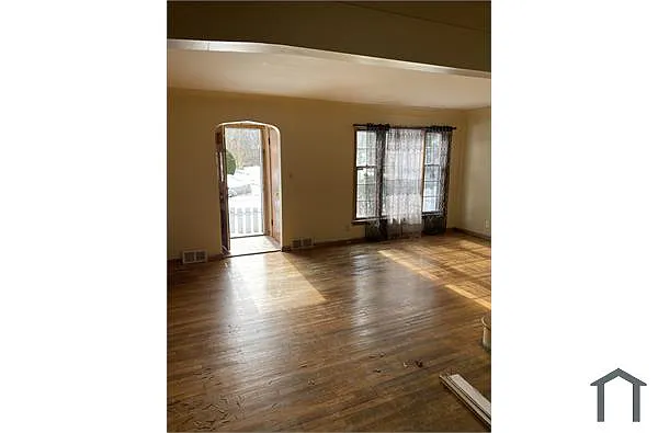 Building Photo - 16105 Raymond St
