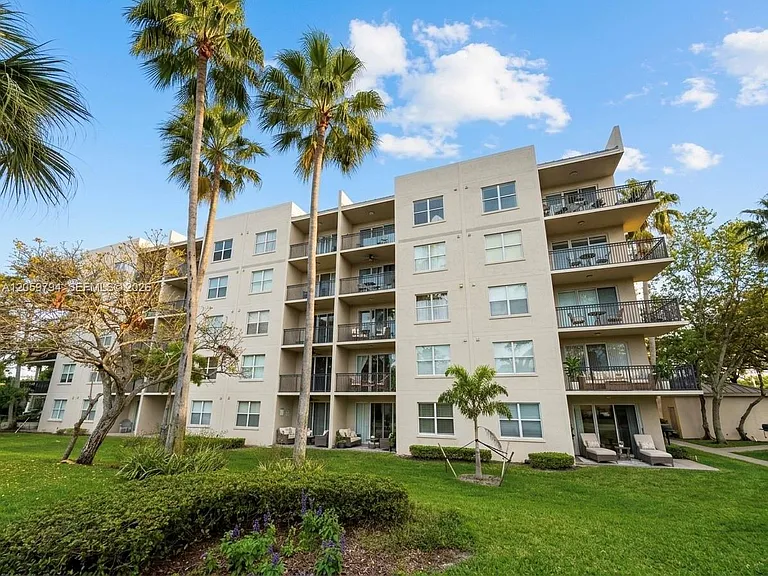 26 Royal Palm Way #201 — Photo 34