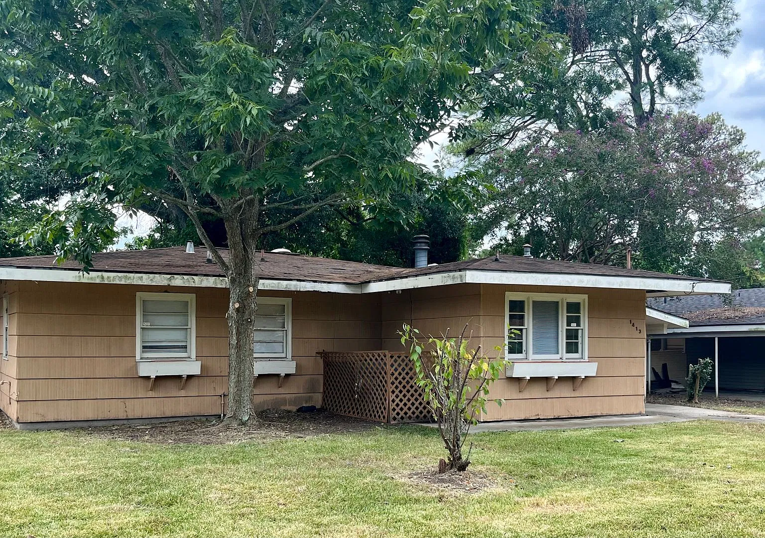 2 BR/1 BATH very close to LSU! — Photo 1