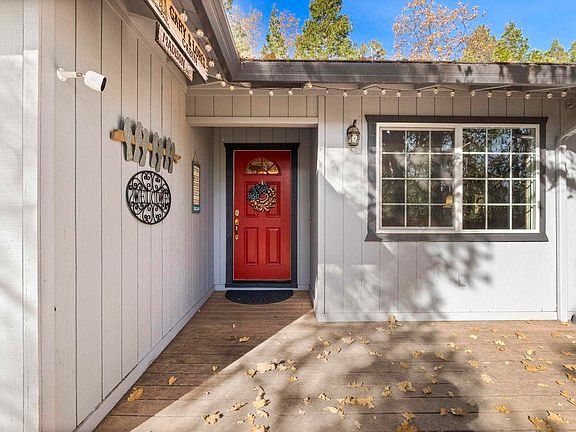 3rd image of 23881 Hilltop Cir