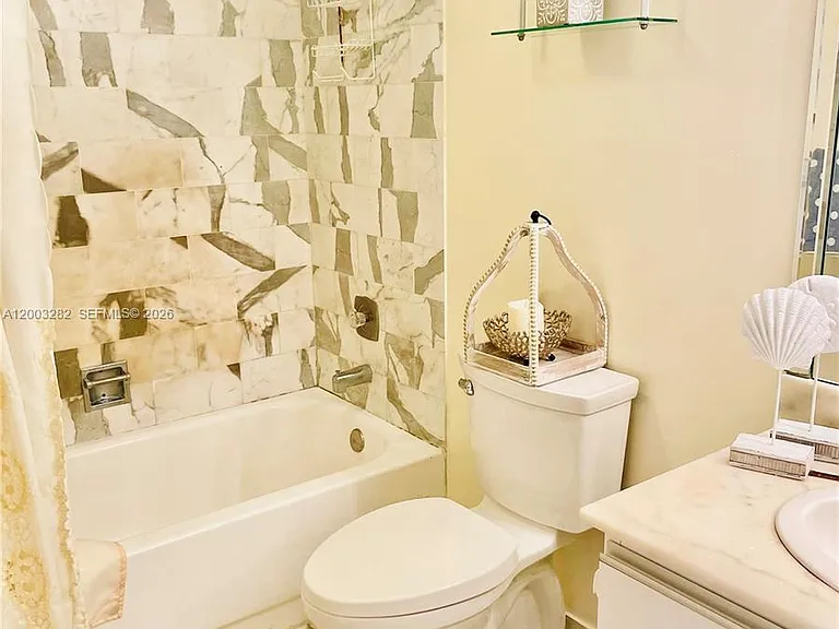 2555 Collins Ave #1805 — Photo 10