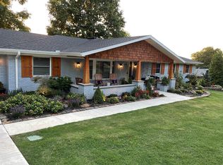 1433 N Crestwood Dr, Fayetteville, AR 72701
