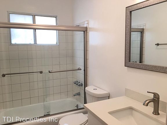4th image of 928 4th St APT 04