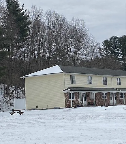 52 Carol Ave Photo 1