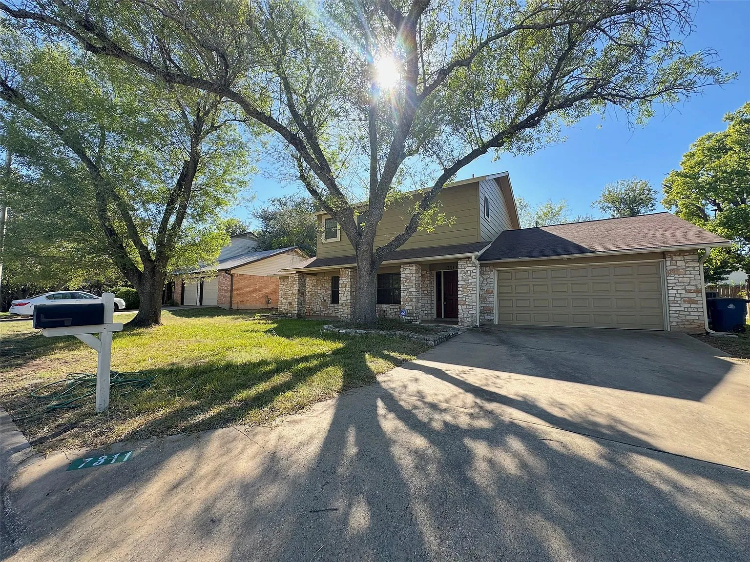 3 bed, 2.5 bath, 1991 sqft, $2,650 — Photo 2