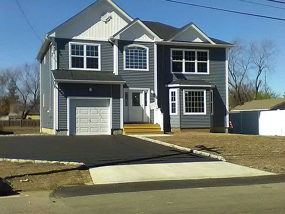 2nd image of 111 Gleeland St