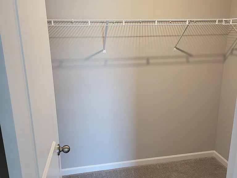 1019 Spring Hill Dr — Photo 5