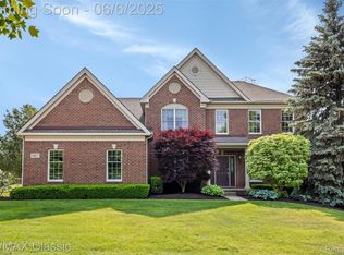 24827 Terra Del Mar Dr, Novi, MI
