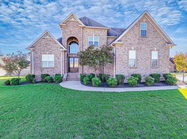 100 Old Cape Dr, Tuscumbia, AL 35674