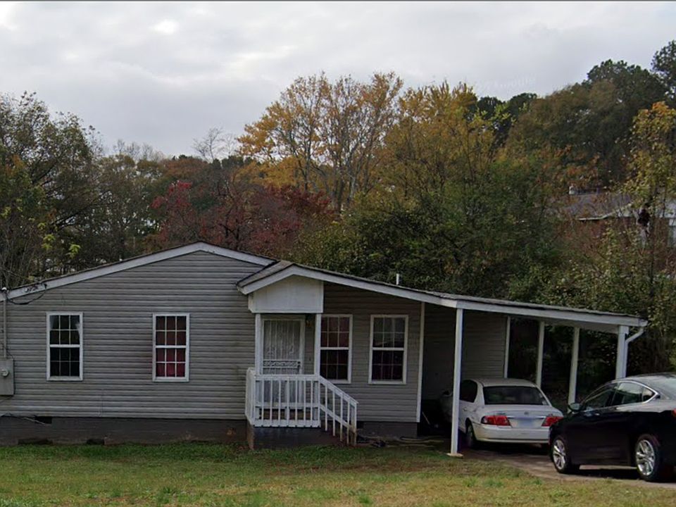 1st image of 951 McKay Dr SE