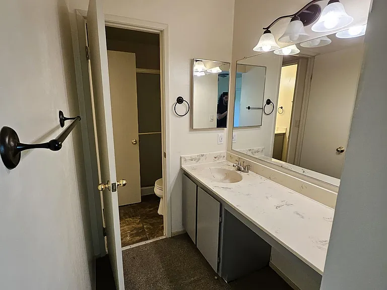 5154 Greenberry Dr — Photo 2