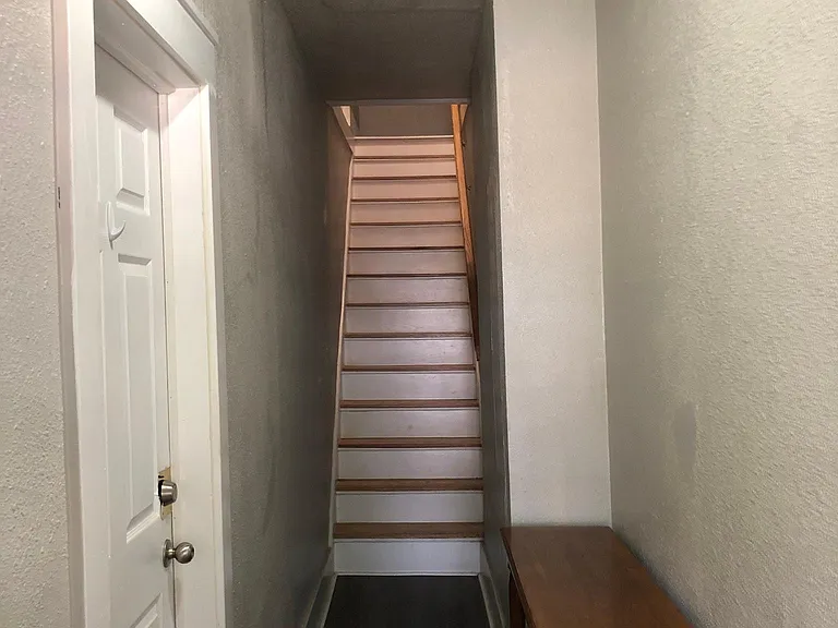 917 W Iowa Ave #C — Photo 2