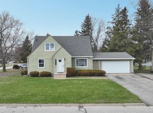 1524 Ridge Rd, Mount Pleasant, MI