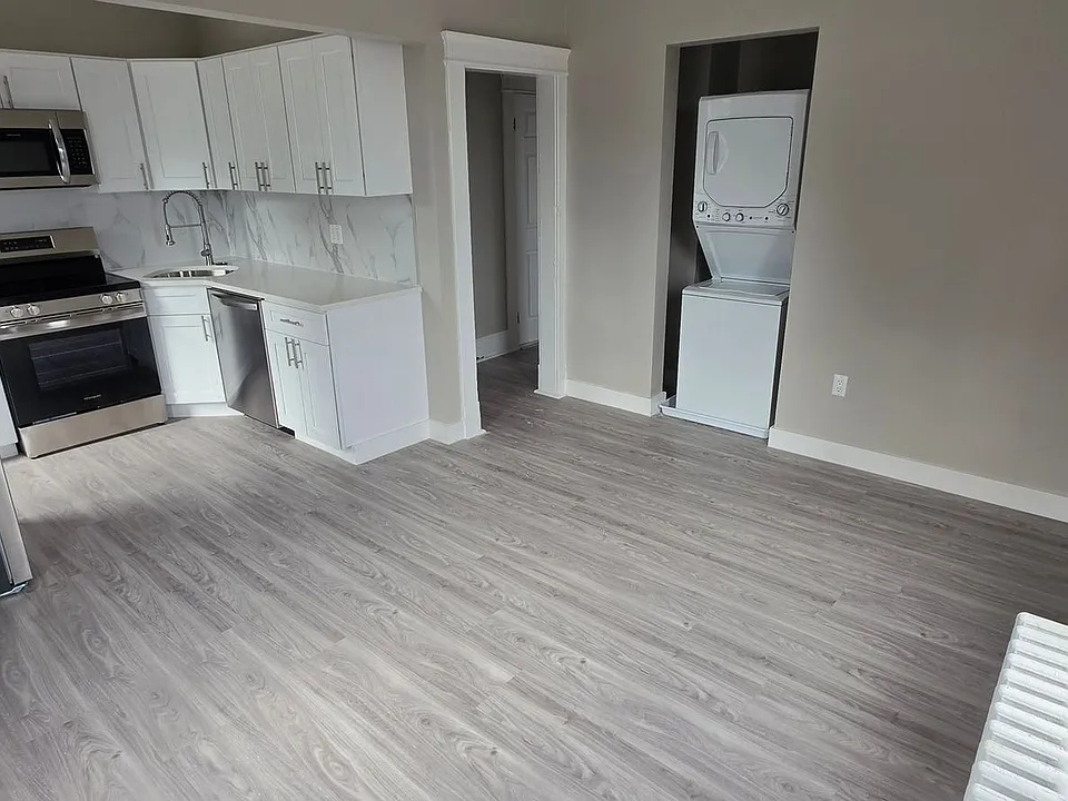 4 King Ave