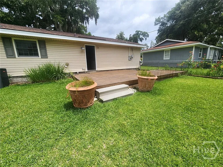 311 Holly Hill Rd — Photo 9