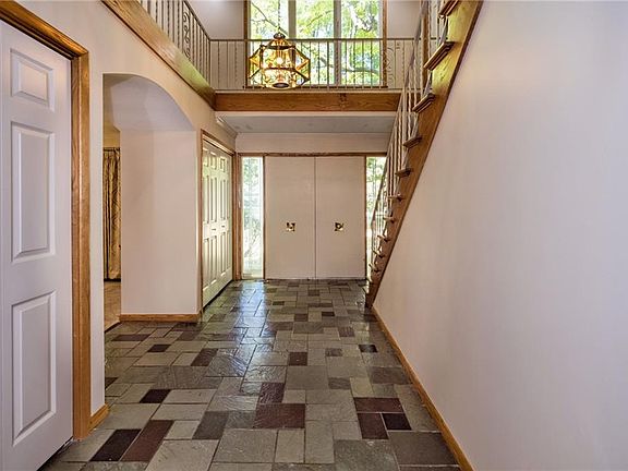 4th image of 5204 Laurelwood Ct