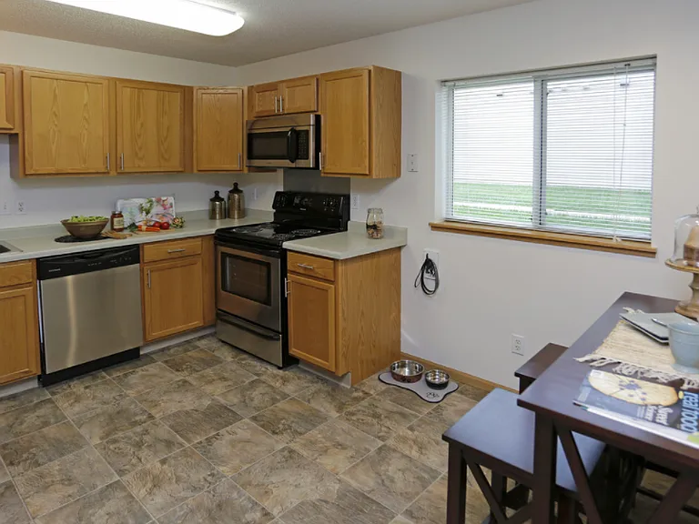 Promenade Oaks Apartments — Photo 32