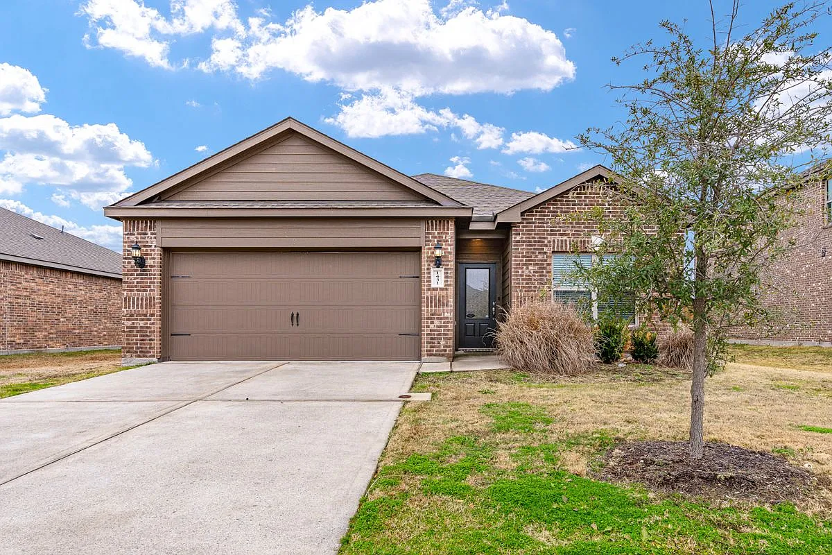 3 bed, 2.0 bath, 1619 sqft, $1,850 — Photo 1
