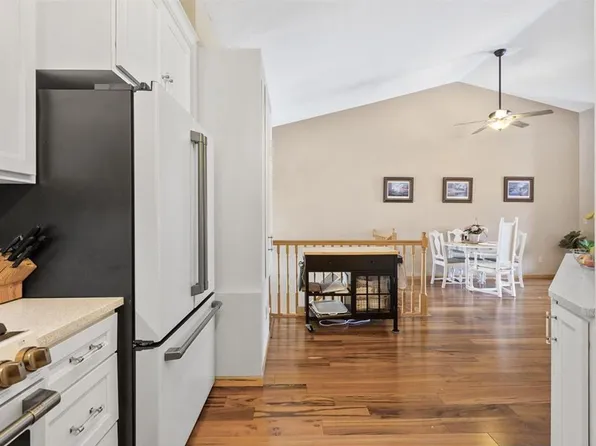 21776 Linden Way, Rogers, MN 55374