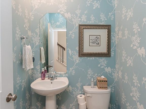 3rd image of 27842 Birchwood Ct